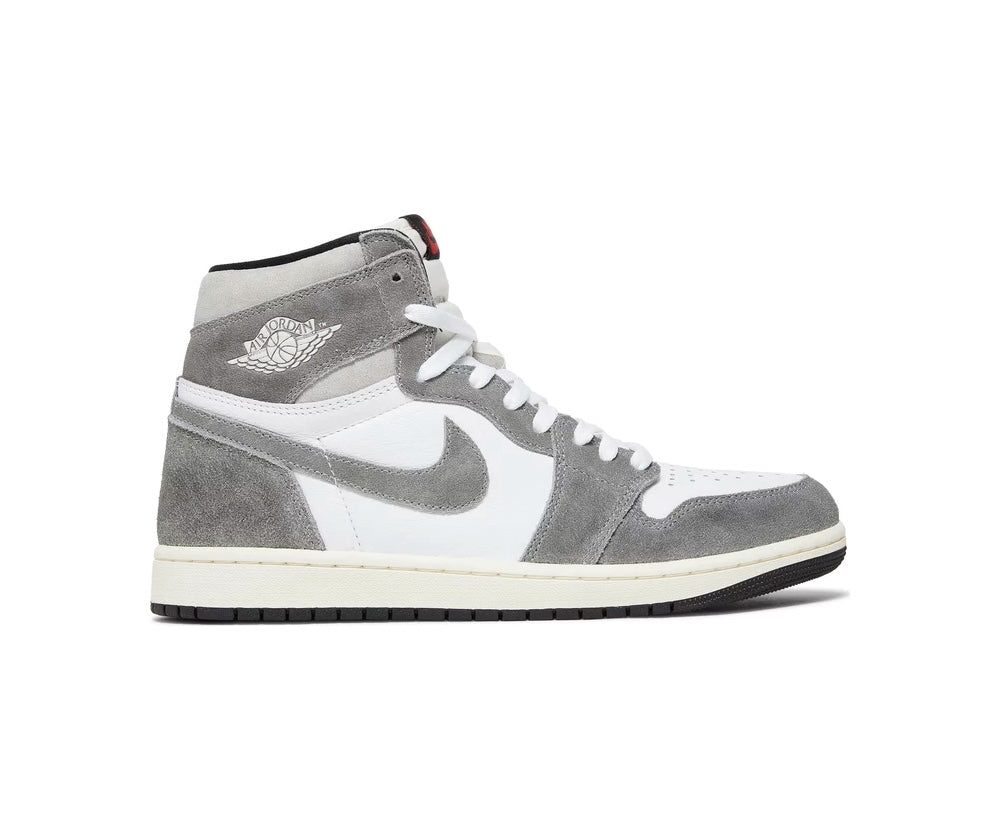 حذاء اير جوردان 1 ريترو عالي اللون باللون الأسود