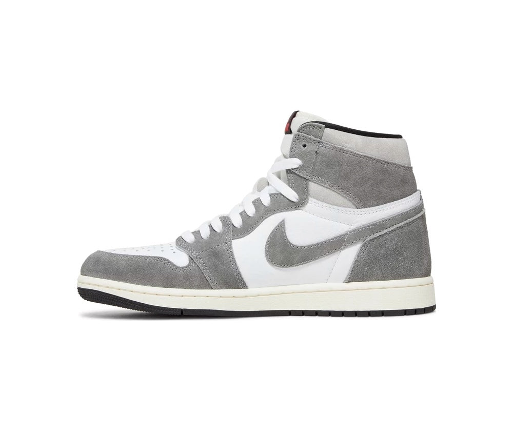 حذاء اير جوردان 1 ريترو عالي اللون باللون الأسود