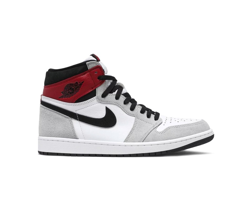 حذاء اير جوردان 1 ريترو عالي الدخان باللون الرمادي