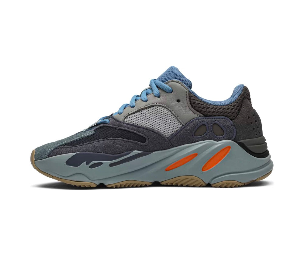 حذاء ييزي بوست 700 كاربون بلو