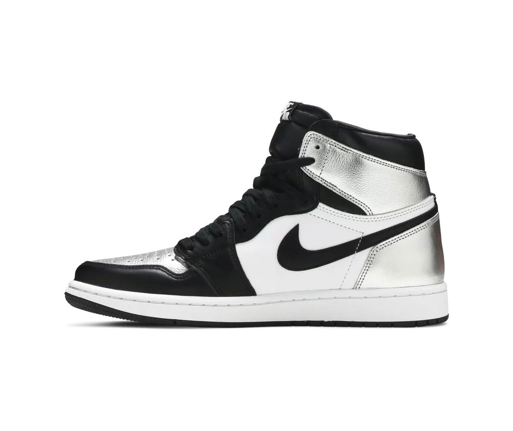 حذاء اير جوردان 1 ريترو هاي أو جي ذو مقدمة فضية